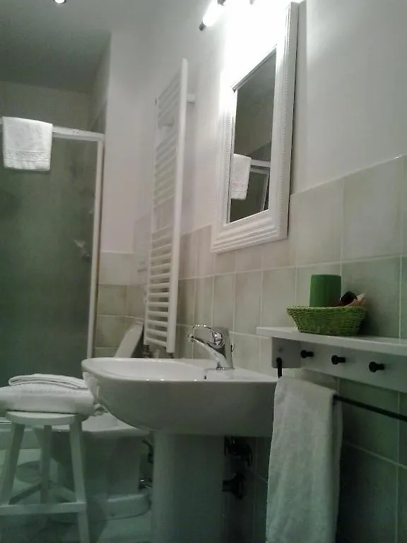 Bed And Breakfast Le Chiarine Siena 2*,  Italy