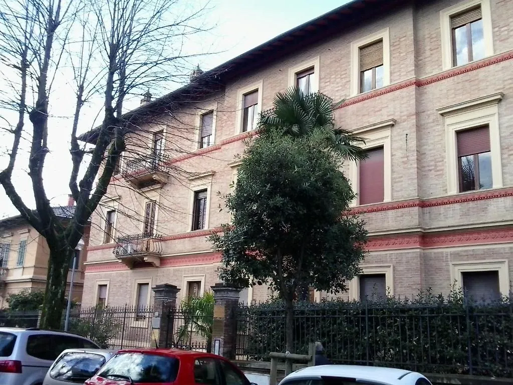 Bed And Breakfast Le Chiarine Siena Guest house